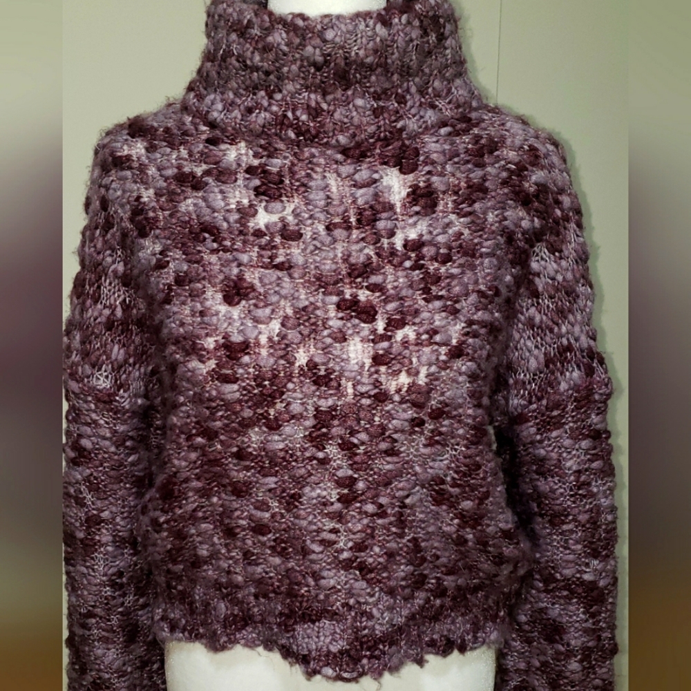 Hollister sweater
